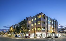 Quest Mawson Lakes